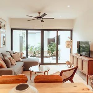 stylish-luxury-condo-in-the-heart-of-playa.allrivieramayahotels.com/